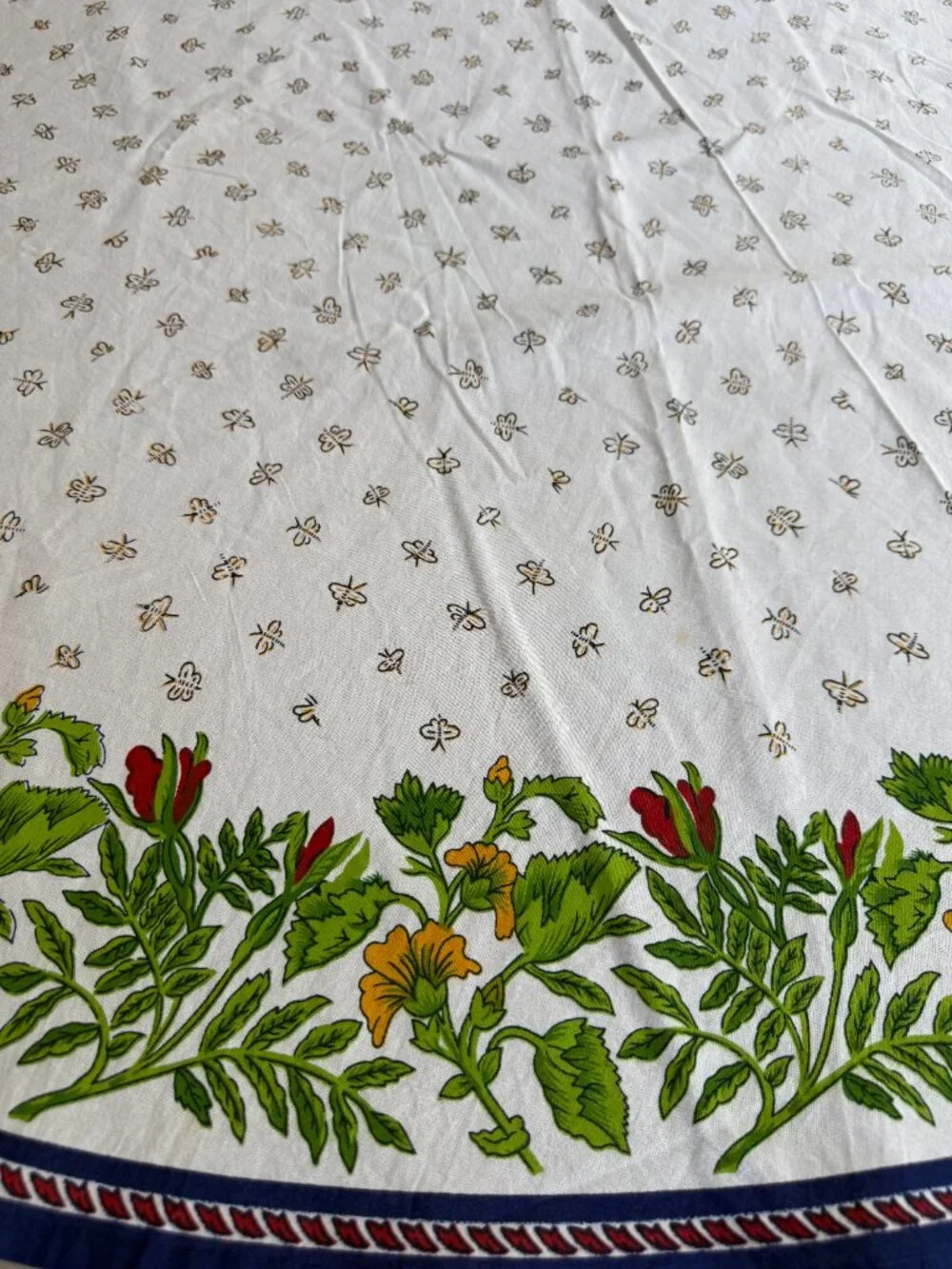 Vintage Williams Sonoma Provence Bee Tablecloth 70